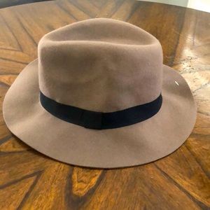 Woman’s fancy bucket hat